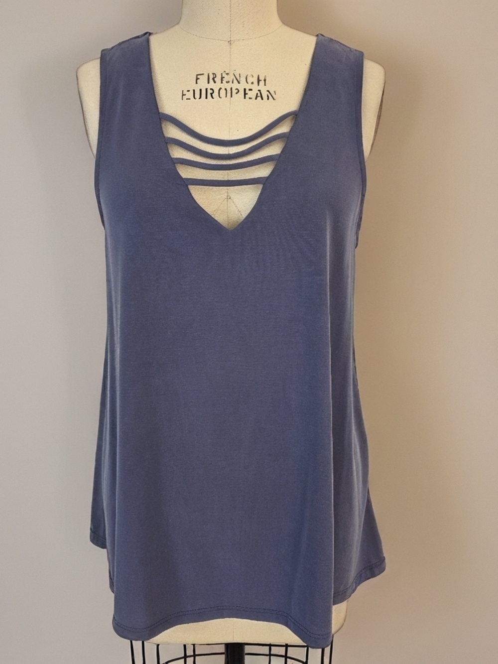 bobeau Sleveless Strappy V-Neck Tank Size M